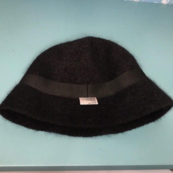 Black Angora blend boucle winter bucket hat - Picture 5 of 9